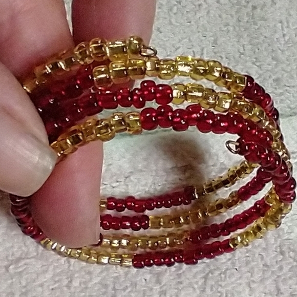 Yellow 💛 red ♥️ beaded wire bangle bracelet - Picture 1 of 4